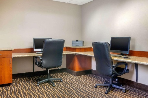 Sleep Inn & Suites Airport image 10