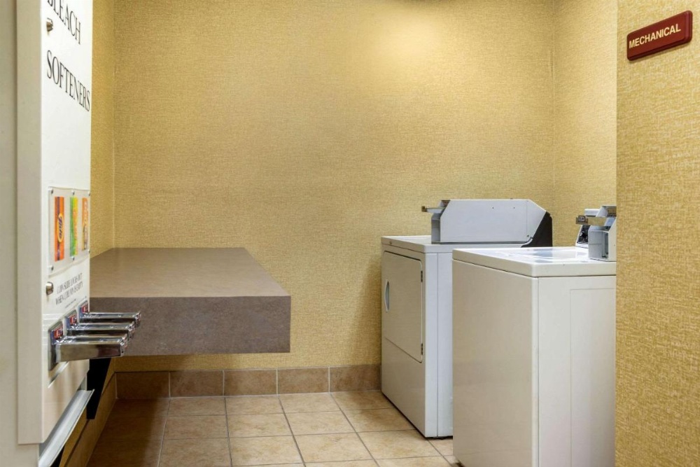 Sleep Inn & Suites Airport Image 6