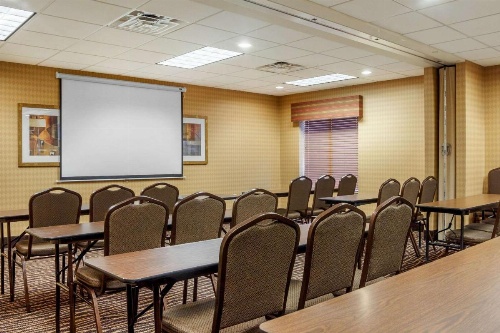 Sleep Inn & Suites Airport image 9